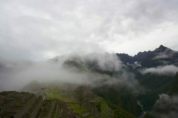 Machu Picchu im Nebel planetenreiter.de Reiseblog